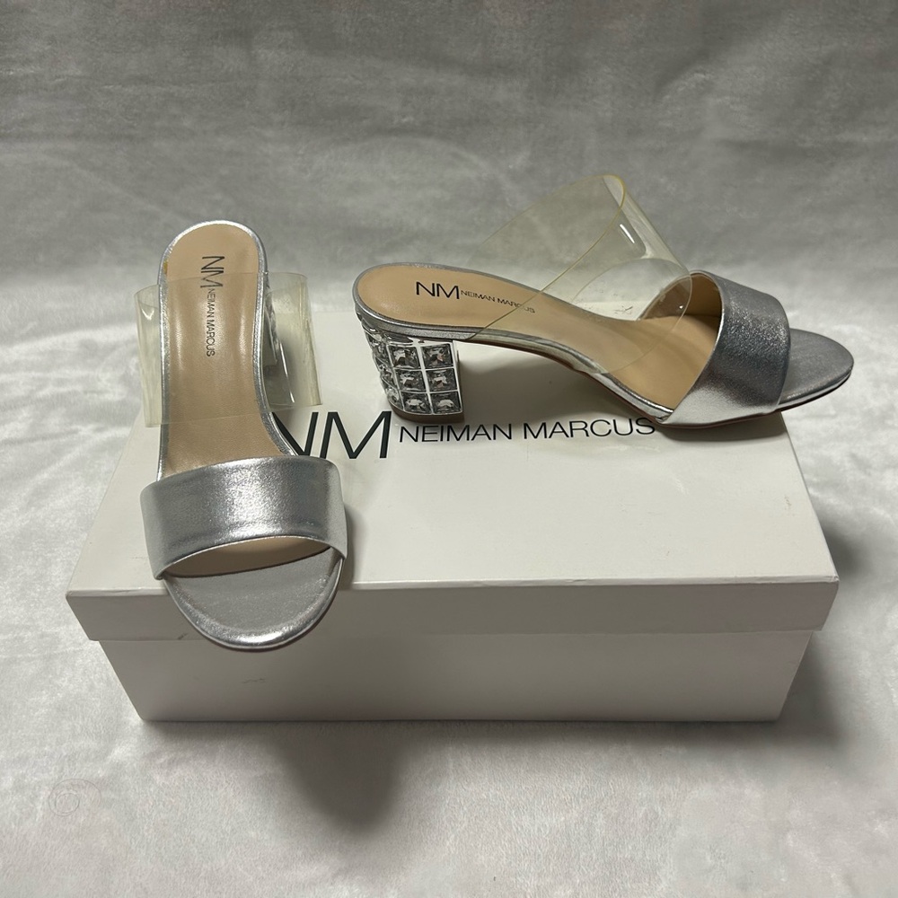 Women’s Neiman Marcus clear silver open toe block heels size 6
